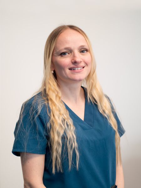 Dr Julie Le Barbanchon